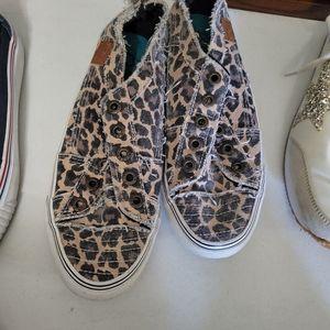 Blow fish animal print slip on